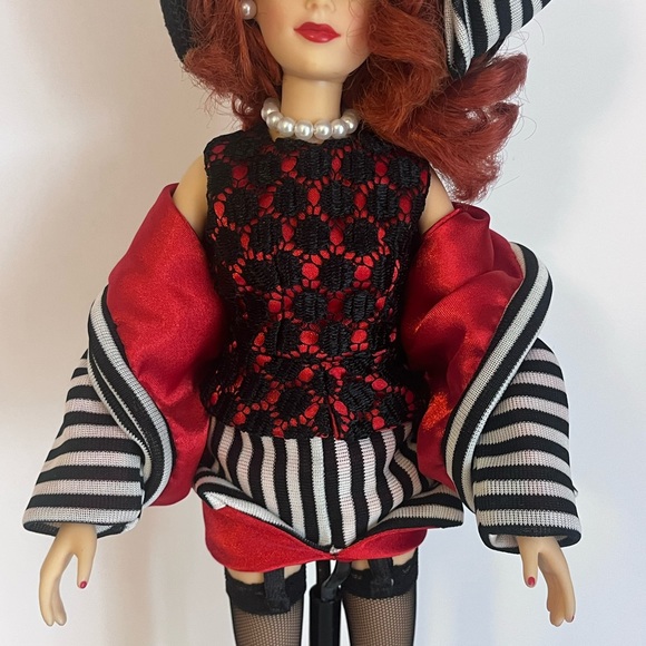 ♥️EFFANBEE Brenda Starr Reporter Doll Dale Messick “Black/White Suit”. EUC♥️ - Picture 7 of 16